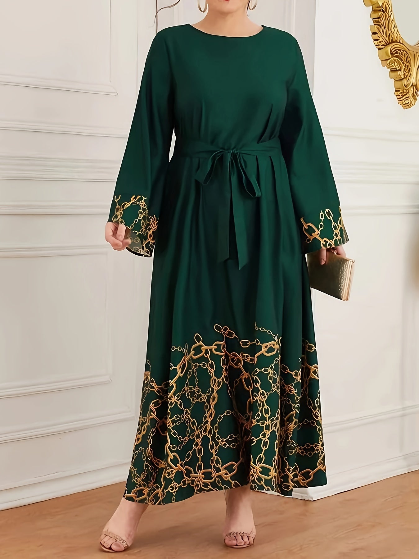 Zanjir naqshli, A-siluetli, uzun yengli, bel bog'ichli, uslubiy ko'ylak - mashinada yuvish mumkin, barcha fasllar uchun mos.