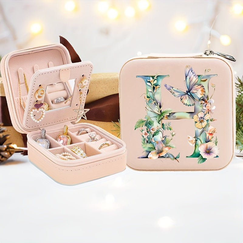 Yolgʻon charm bilan shaxsiylashtirilgan alfavitli flip-top bilan qoplangan, soʻzma-soʻz qoplangan va taqinchoqlarni saqlash uchun quti