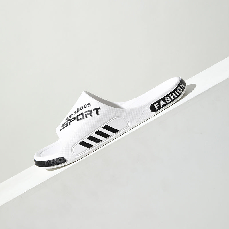 Erkaklar uchun yozgi PVC sandallar, ochiq va yopiq joylarda foydalanish uchun, sirpanmaydigan va kiyishga chidamli taglik bilan. Qulay surish orqali kiyiladigan sandallar.