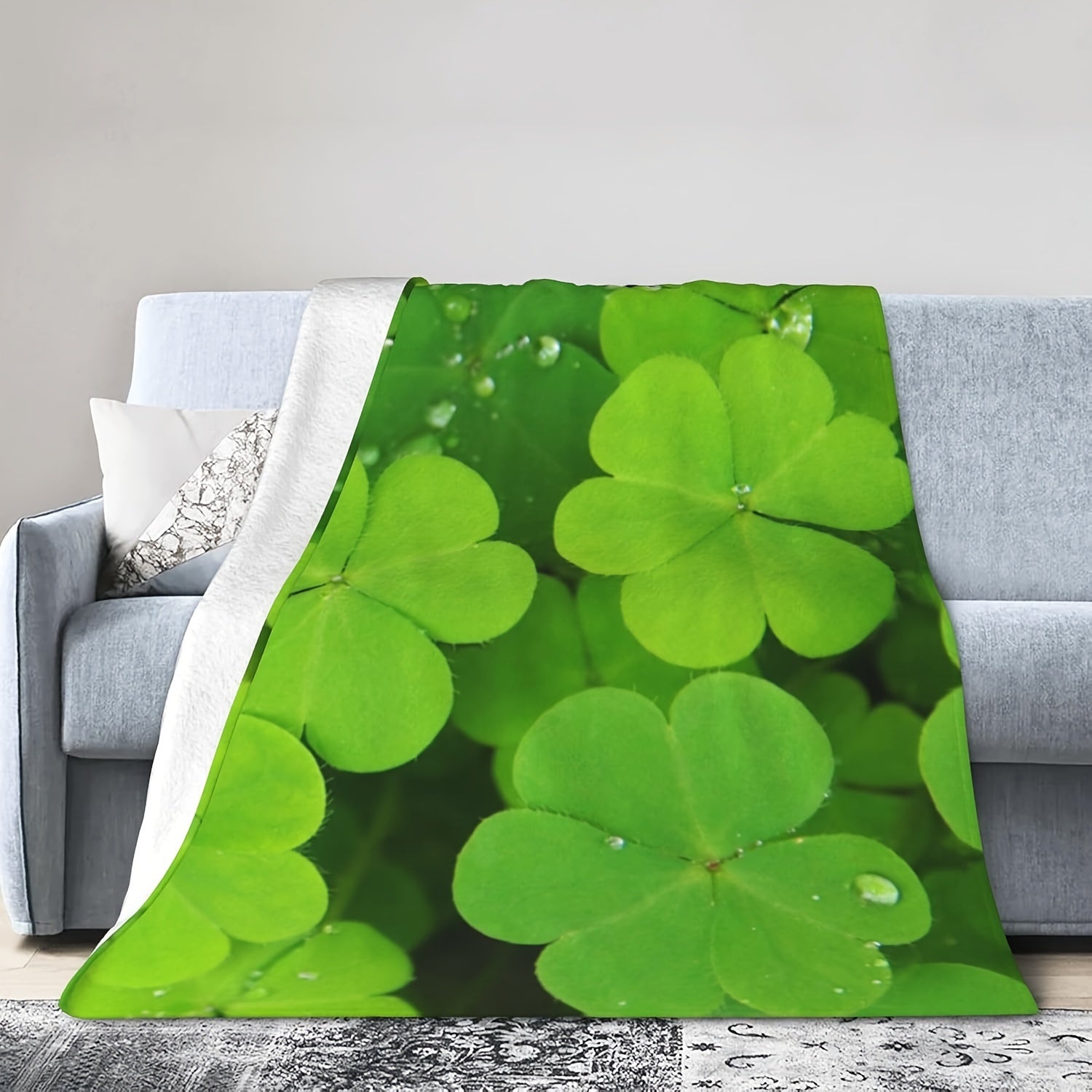 Green Four-Leaf Clover Lucky Shamrock Flannel Throw Blanket All-Season Cozy Quilted