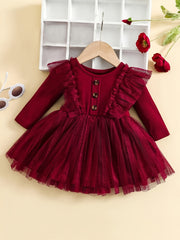 Ruffle trim va mesh tafsilotlari bilan zamonaviy qizlar ko'ylagi, Bahor/Kuz uchun ideal. Elastik polyester aralashmasidan tayyorlangan.