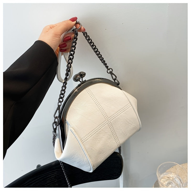 Ayollar uchun Vintage Kiss Lock Clutch kechki sumkasi, Punk Gothic Crossbody dizayni bilan. Oq, qizil yoki qora rangdagi katta sig'imli qobiq dizayniga ega zanjirli yelka sumkasi.