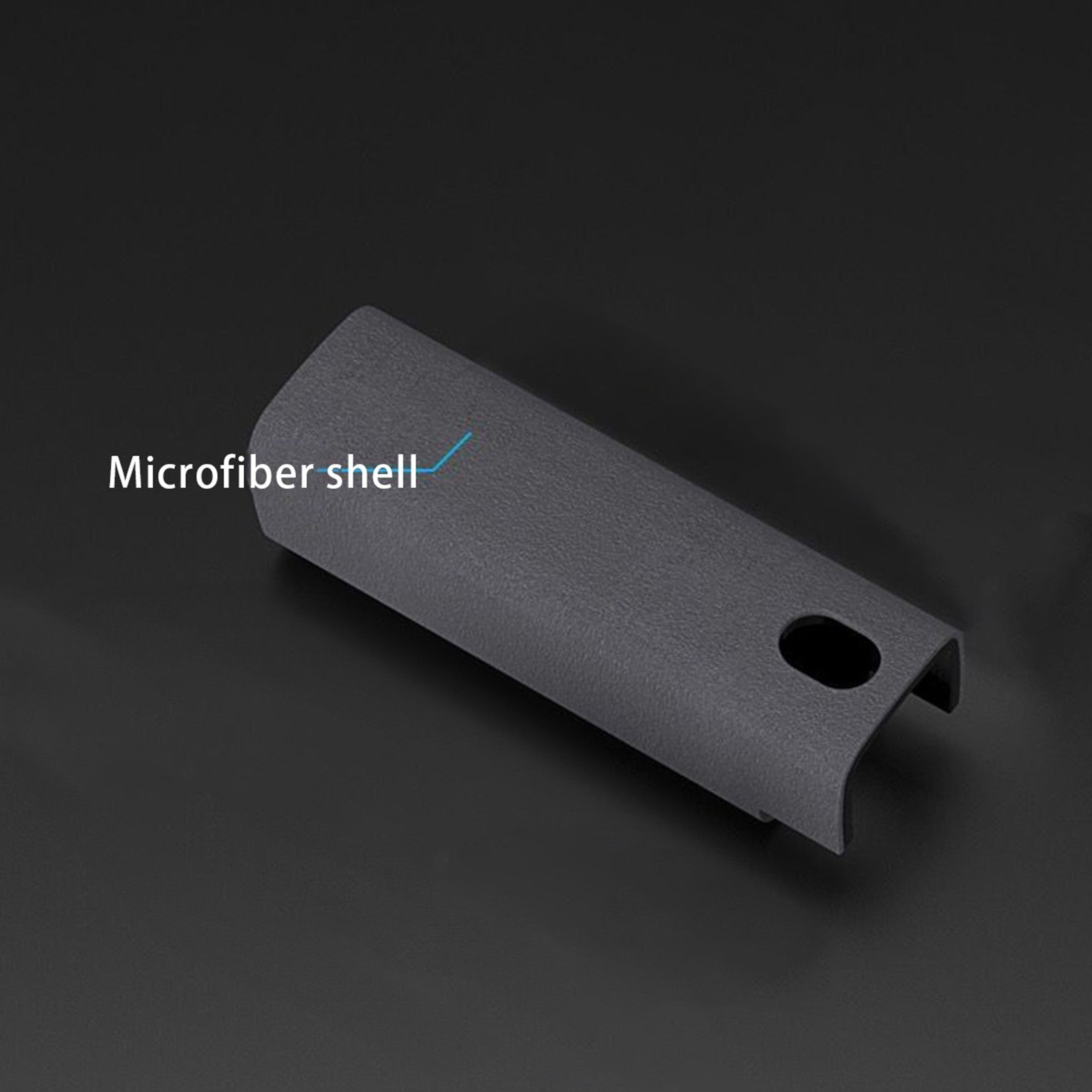 Портативный комплект для чистки экранов телефонов и компьютеров, включает в себя распылитель и инструмент для протирания, а также набор тряпок. Чистящее средство не включено.