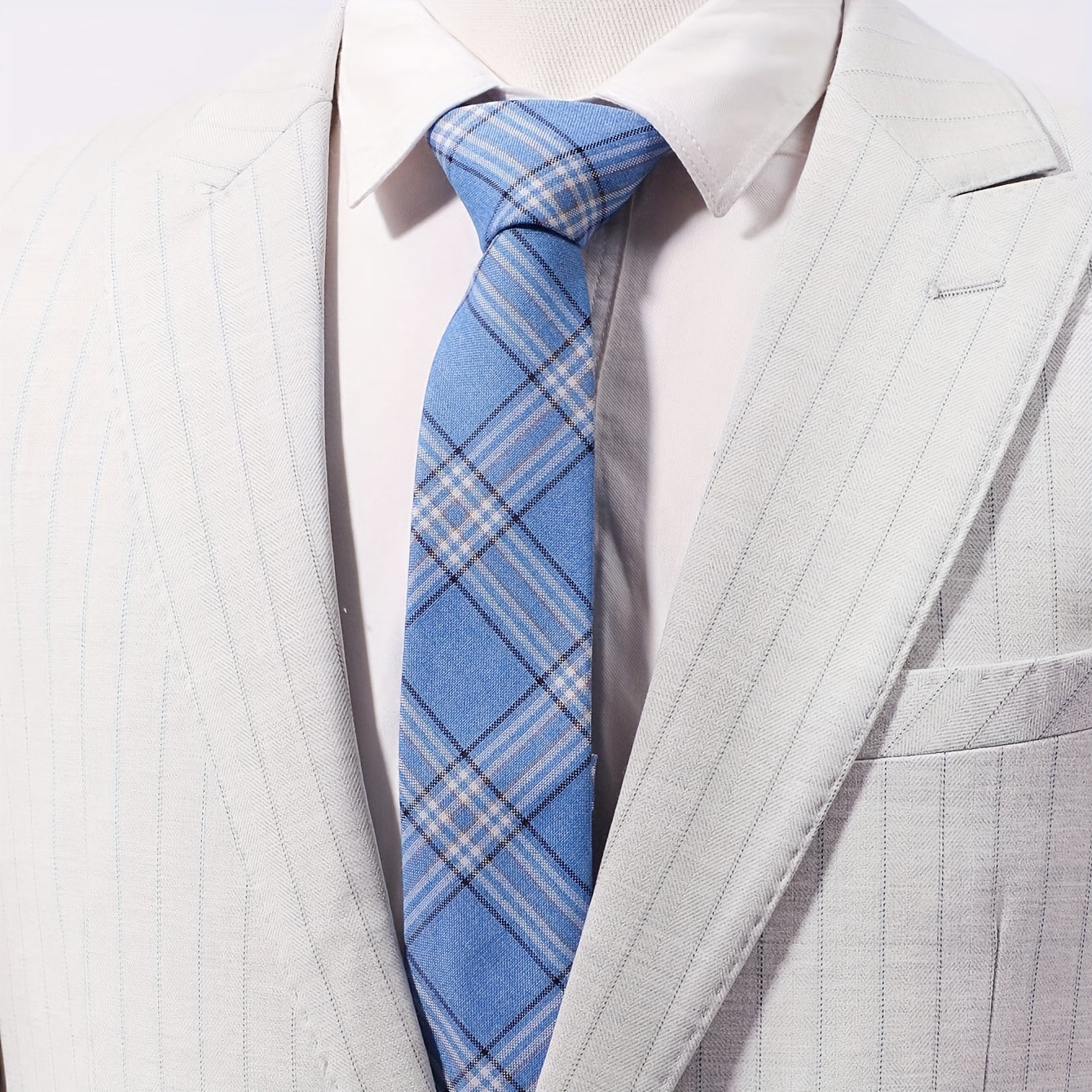 Men's Striped Polyester Tie for Business and Casual Wear