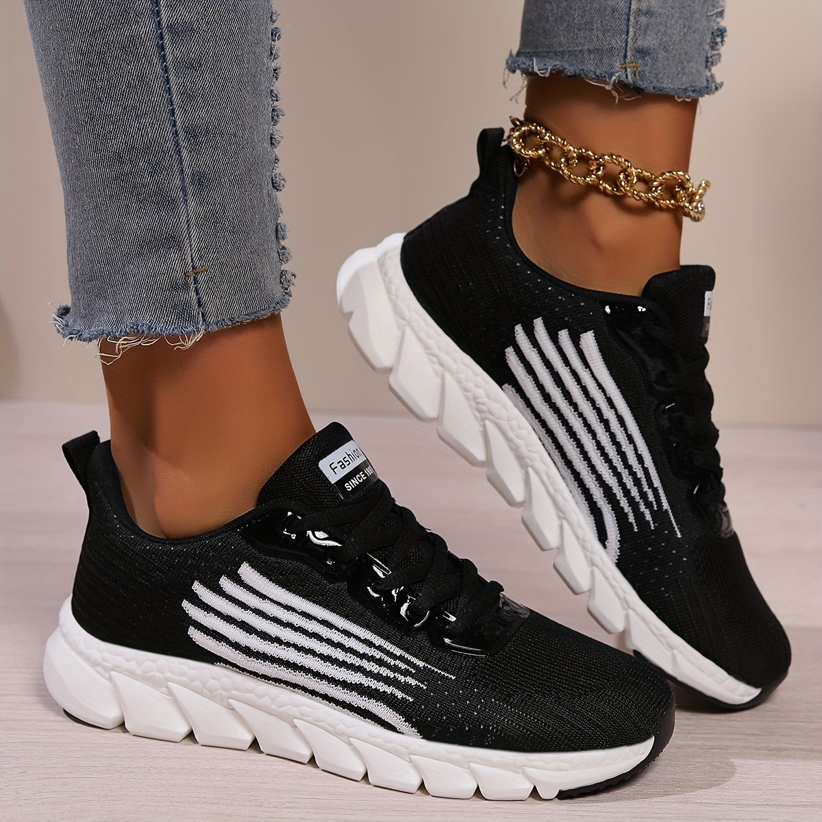 Women Solid Color Casual Sneakers Lace Up Breathable Soft Sole Plus Size