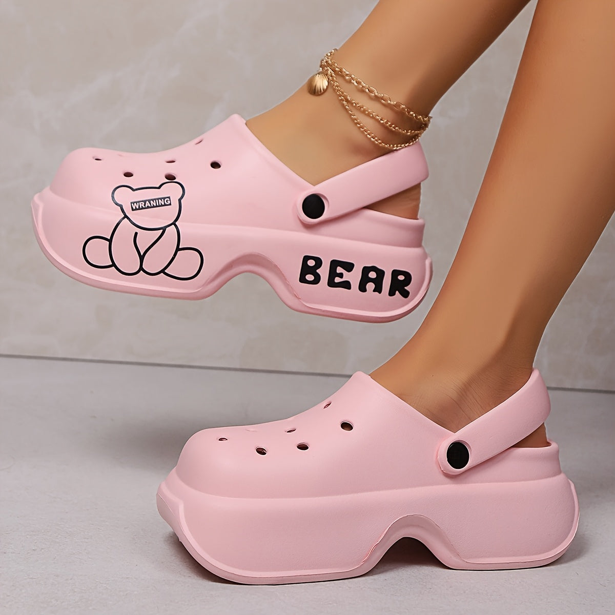 Women's Cartoon Bear EVA Clogs Comfortable Lightweight Non-Slip Beach Sandals