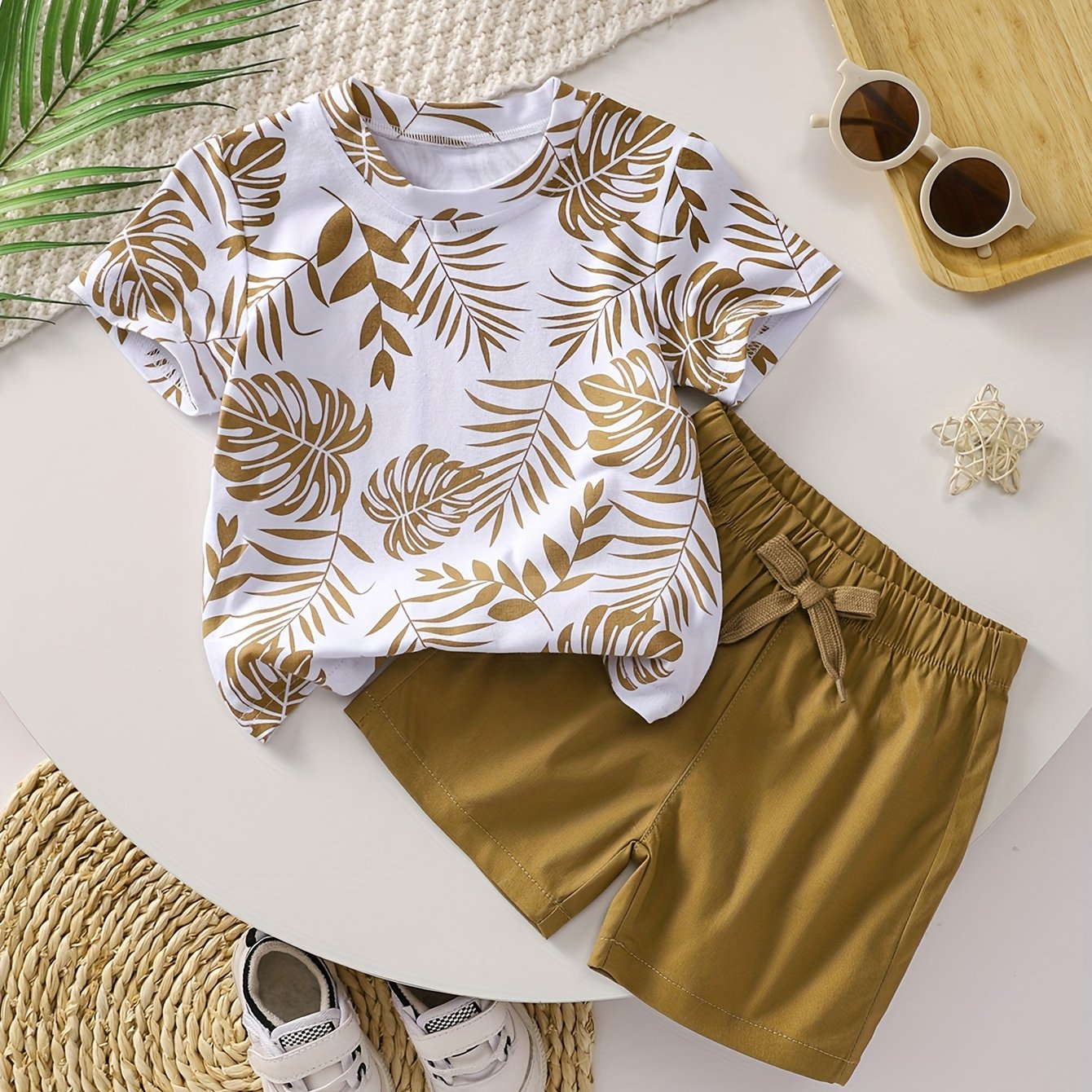 O'g'il bolalar uchun paxta bargi bosma kundalik kiyimlari, qisqa qo'lli T-shirt va chizilgan shortlar, bahor va yoz uchun