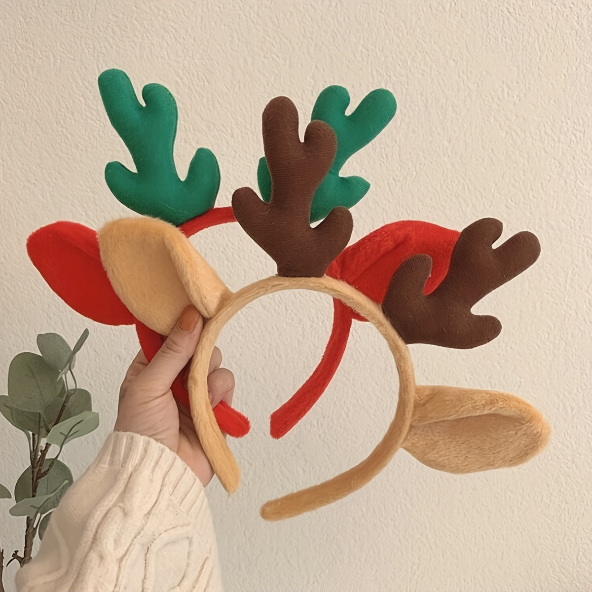 Christmas Reindeer Antler Headband Plush Cartoon Hair Accessory for Parties and Cosplay