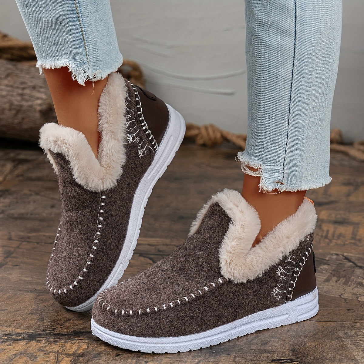 Women's Slip-On Winter Boots Cold Weather Plush-Lined Black Durable Traction