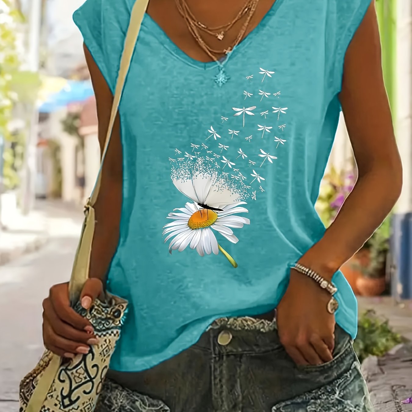 Plus Size Women's V-Neck Short Sleeve T-Shirt Black White Daisy Butterfly Casual Fit