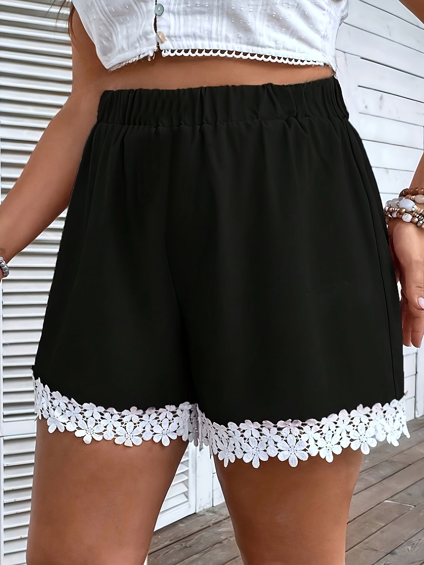Women's Plus Size Floral Lace Trim Wide-Leg Summer Shorts Black Beach Vacation