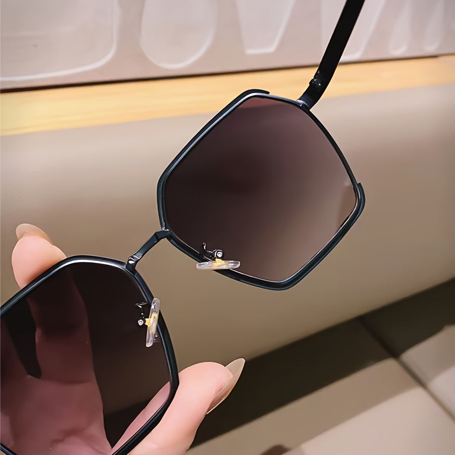 Women's Oversized Square Fashion Sunglasses with Gradient Lenses for Driving and Beach