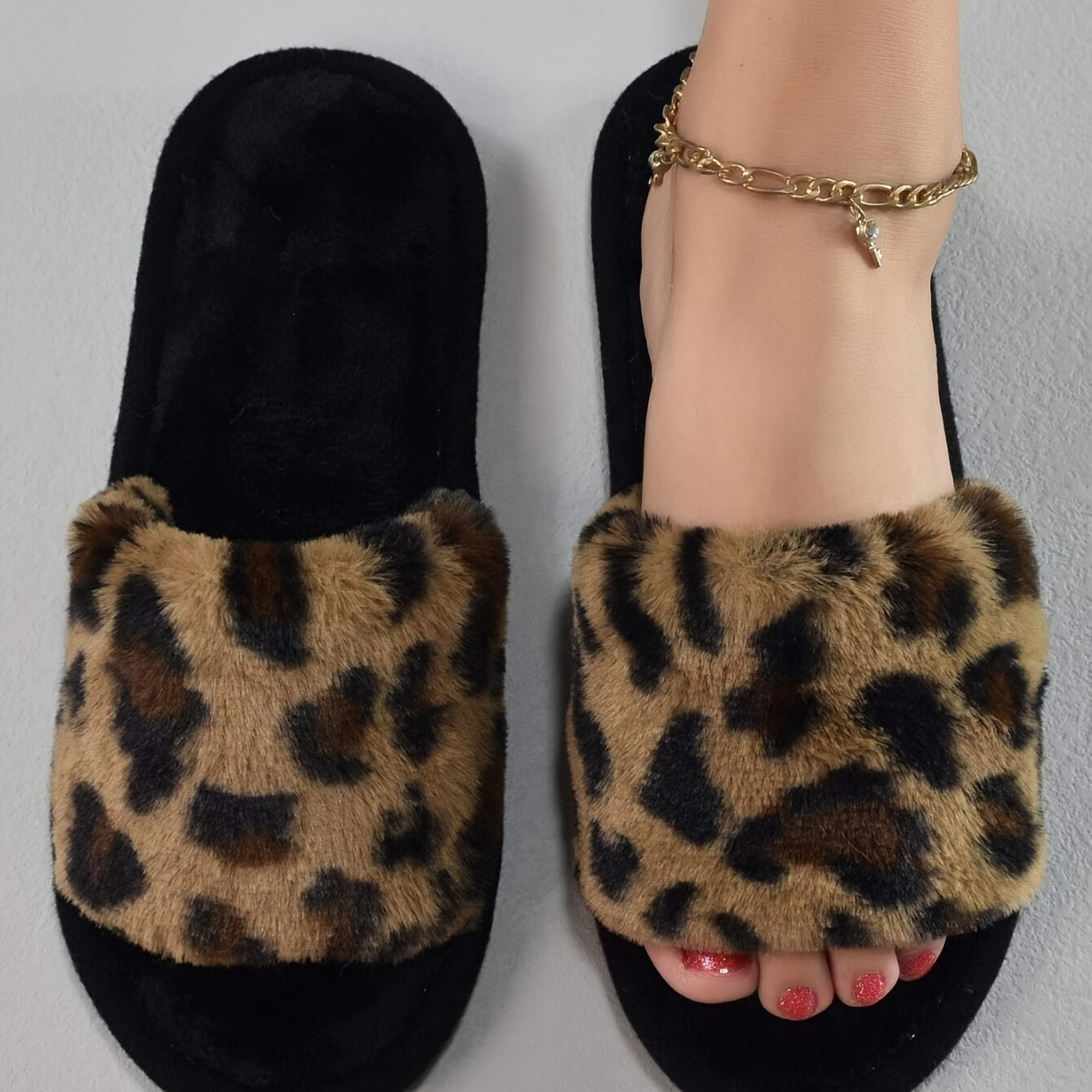 Women's Leopard Print Plush Slippers Horizontal Style Cozy Home Footwear