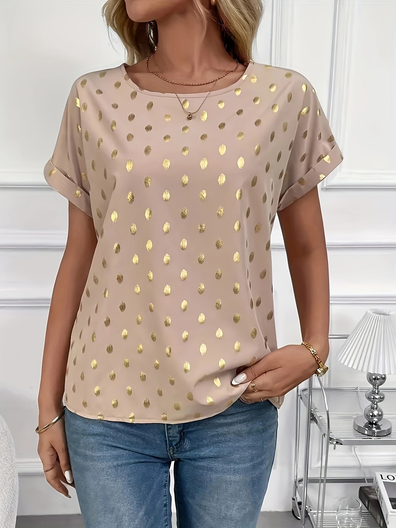 Ayollar uchun kattaroq o'lchamdagi oltin polka nuqta qisqa ko'ylak, dumaloq bo'yin, ofis kiyimi