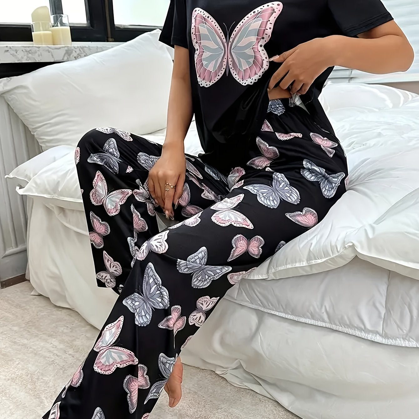 Butterfly Print Pajama Set for Women with Short Sleeve Top and Elastic Pants