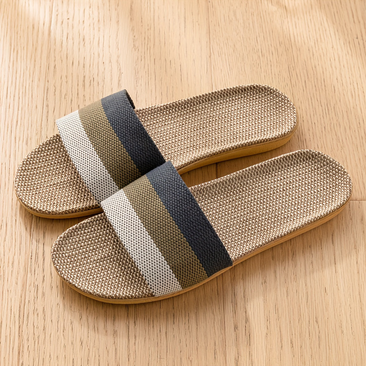 Ayollar uchun chiziqli mato bilan yopiladigan ichki poyabzal, barcha mavsum uchun qulaylik