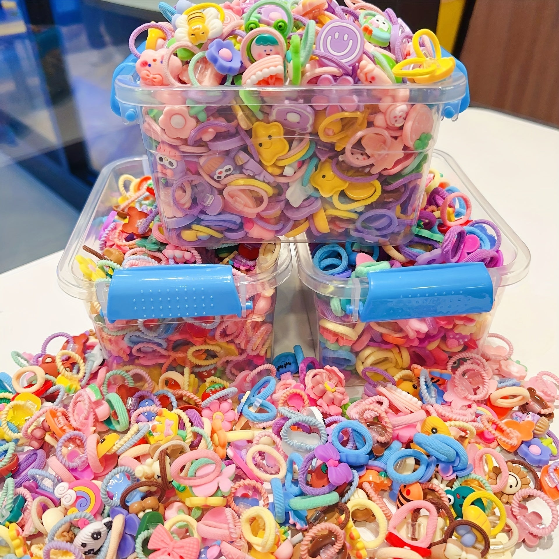 20/30/50 dona Himop qizlar uchun yuqori elastik soch bog'ichlari, yumshoq, multfilm hayvonlari va gullar dizayni bilan shaffof qutilarda - maktab va sovg'alar uchun mukammal