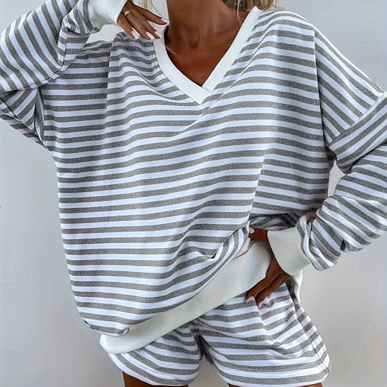 Women's Striped Lounge Set Long Sleeve V-Neck Shorts Casual Fall Wear