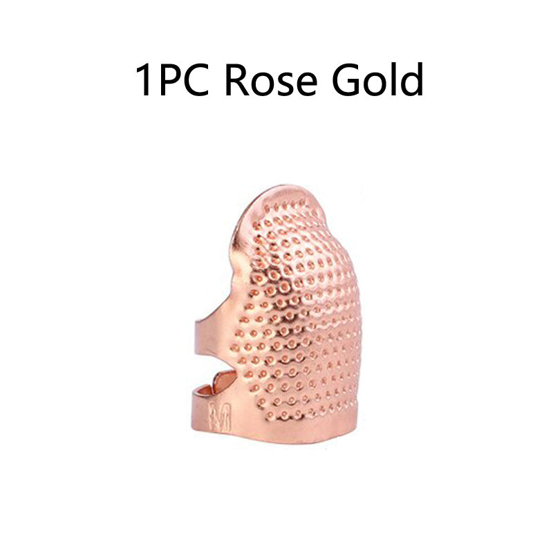 Qadimiy metall thimble tikuvchilik va qo'l san'atlari uchun.