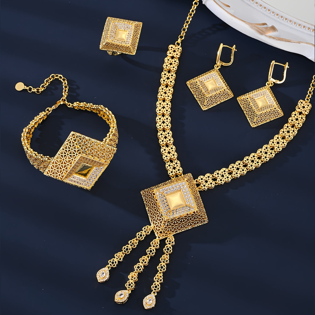 Vintage Arab uslubidagi MEIZ zargarlik to'plami, 18K oltin qoplama, sintetik zirkoniya, mis materialidan tayyorlangan, uzuk, bilaguzuk, marjon va sirg'alar kiradi, kundalik kiyish, bayramlar, Ramazon sovg'alari uchun ideal, barcha fasllar uchun mukammal.