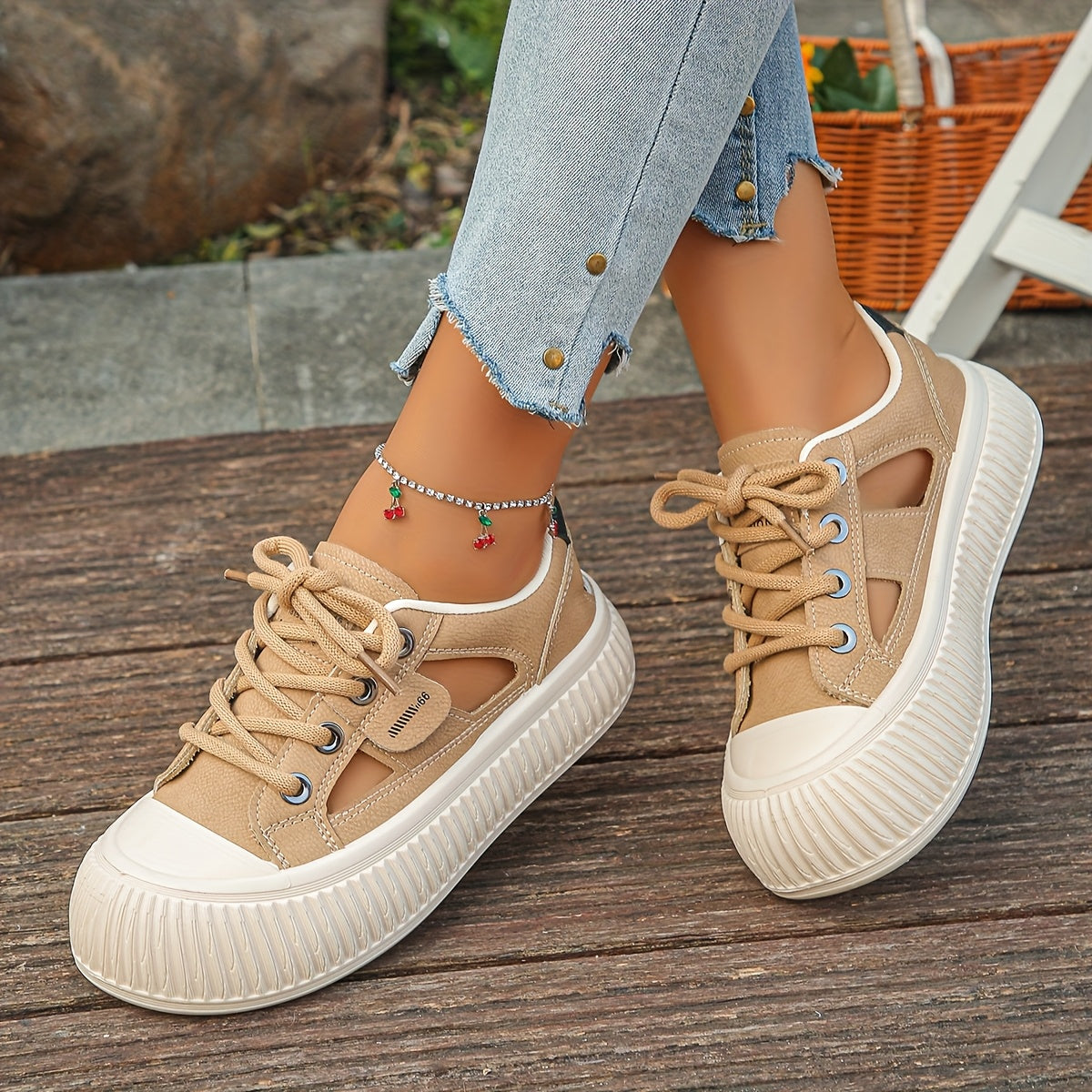 Women Casual Lace-Up Sneakers Thick Sole White Round Toe Summer Fashion