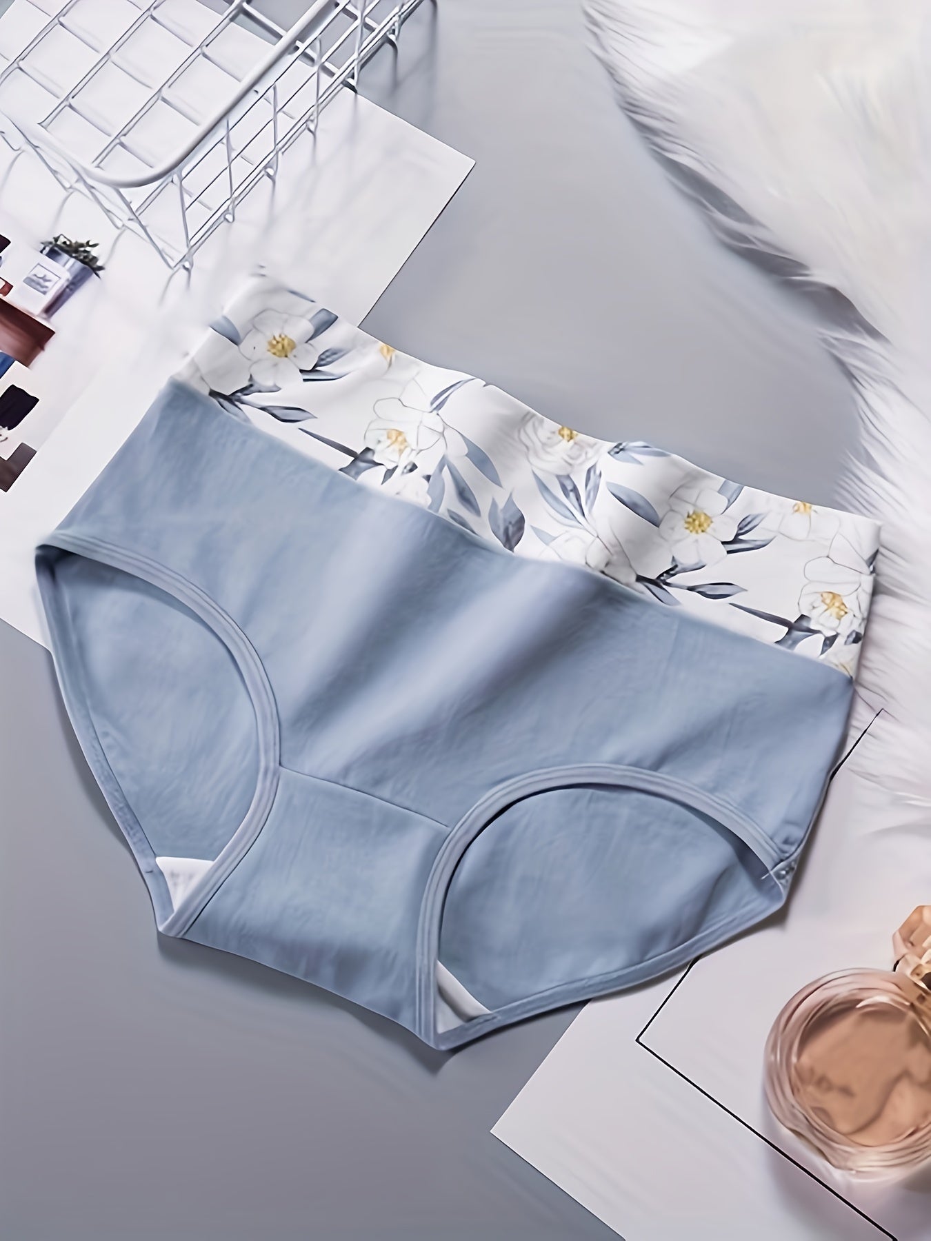 Women's Seamless Floral Print Briefs Set of 4 High Stretch Knit Cotton Elastane