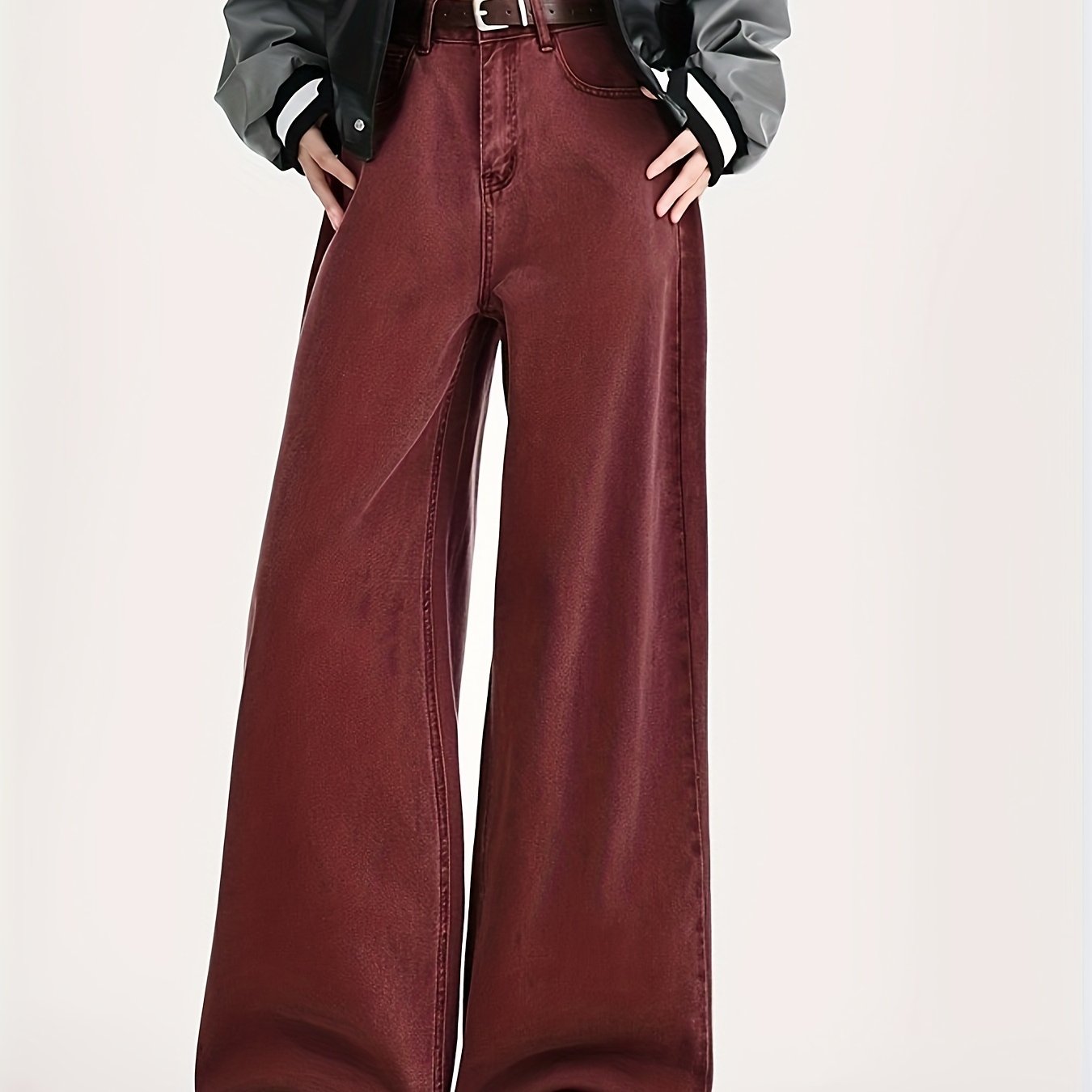 Jeans de mujer de tiro alto y pierna ancha en rojo con bolsillos con abertura