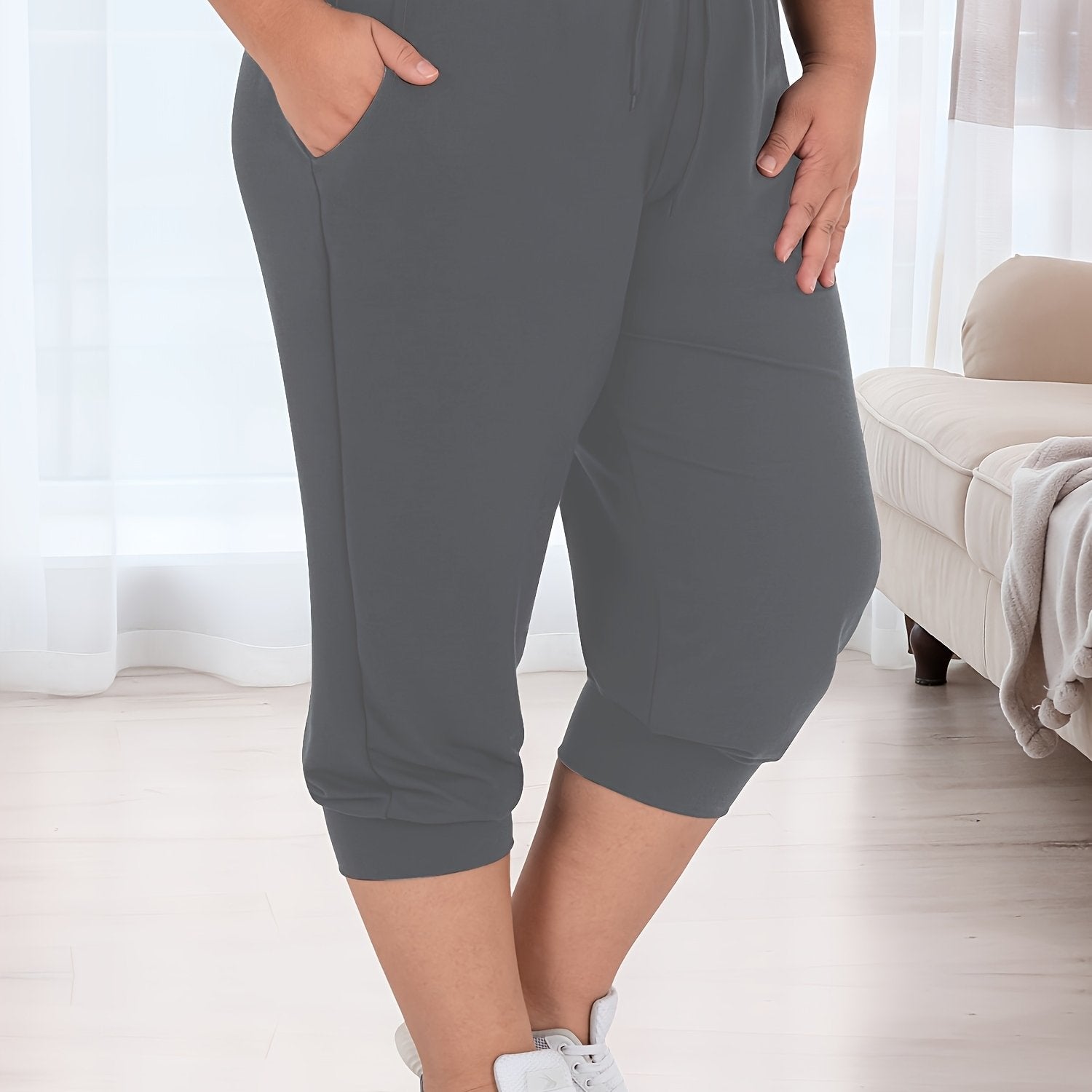 Women's Plus Size High-Stretch Drawstring Capri Joggers with Pockets Heather Gray