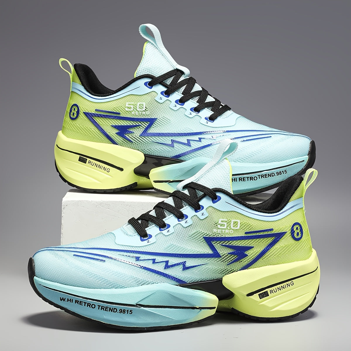 Geometrik naqshga ega vintage uslubidagi preppy sport skeytbord poyabzallari, pastki qismi bilan yugurish va kundalik kiyish uchun mukammal krossovkalar, EVA taglik va mato ustki qismi bilan.