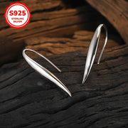 Ayollar uchun maxsus, zamonaviy va nafis egri tutqichli sirg'alar, har kuni kiyish va sovg'a berish uchun mukammal - 925 sterling kumushdan tayyorlangan