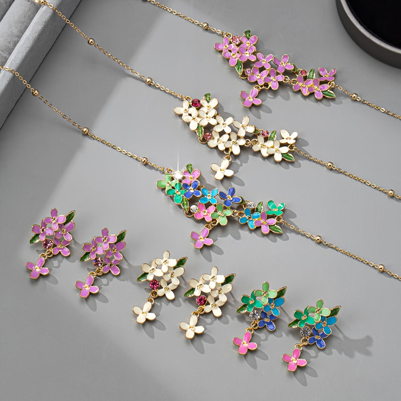 Jozibali Lilak Gul Emal Zargarlik To'plami - Marjon va Quloqni, Tug'ilgan kun bayramlari, Romantik uchrashuvlar, Ijtimoiy yig'ilishlar va Zamonaviy Har kuni kiyish uchun ideal