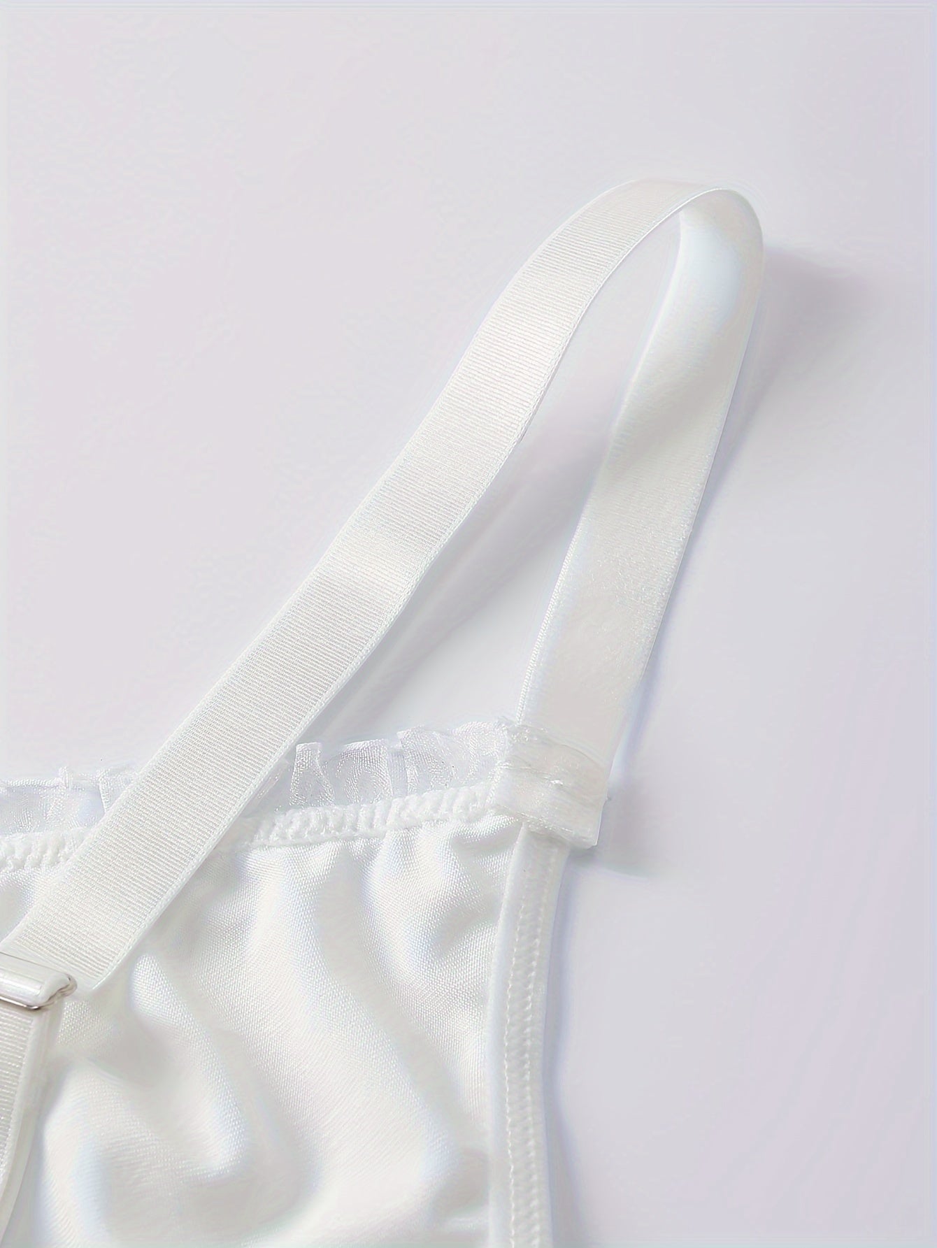 Plus Size Women's Deep V-Neck Sparkling Backless Lace Strapless Bra