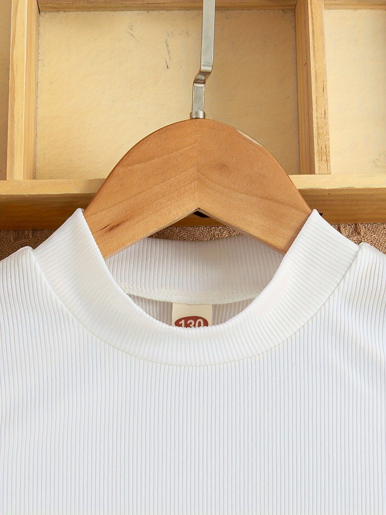 Летний комплект для девочек: безрукавка из трикотажа и шорты с ремнём для активного отдыха