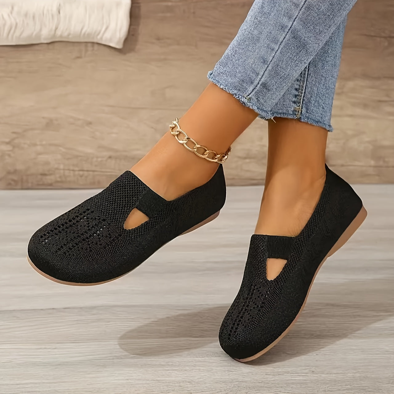 Women's Solid Color Breathable Knit Slip-On Flat Shoes