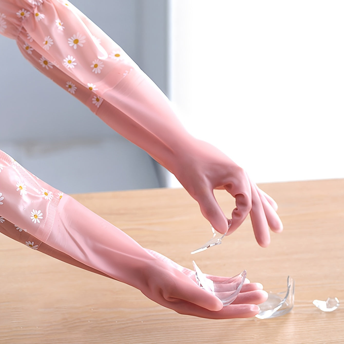 Kuchli kengaytirilgan silikon qo'lqoplarni oling - oshxonada, hammomda va hojatxonada foydalanish uchun suv o'tkazmaydigan va latekssiz. Ushbu qo'rg'oshinsiz uy tozalash vositalari barcha tozalash ehtiyojlaringiz uchun mukammaldir.