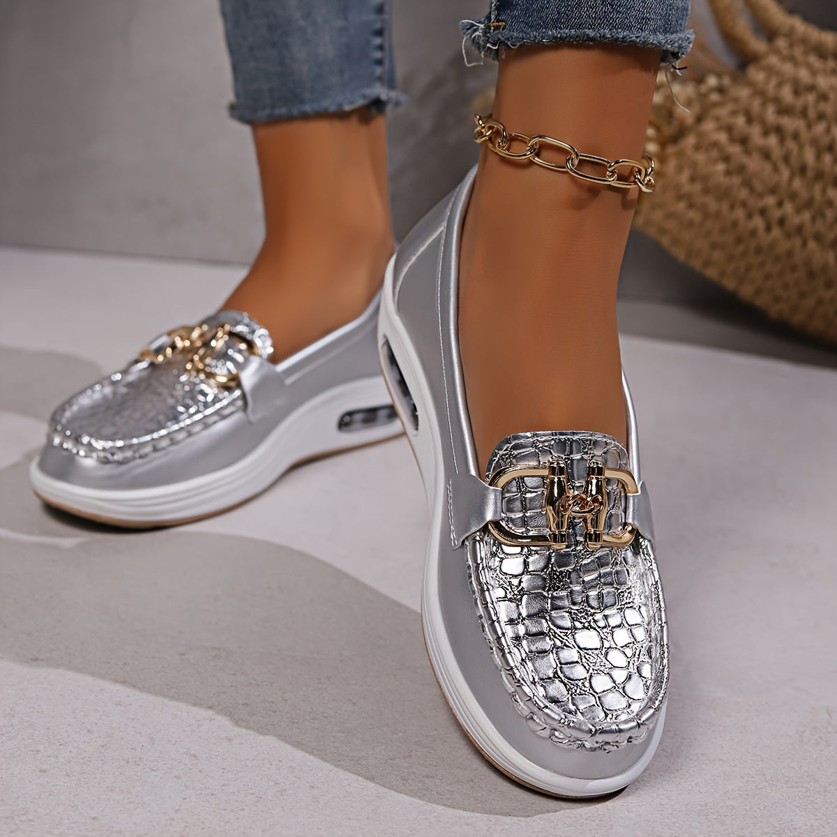 Women's Casual Leather Low-top Shoes with Buckle and Flat Heels
