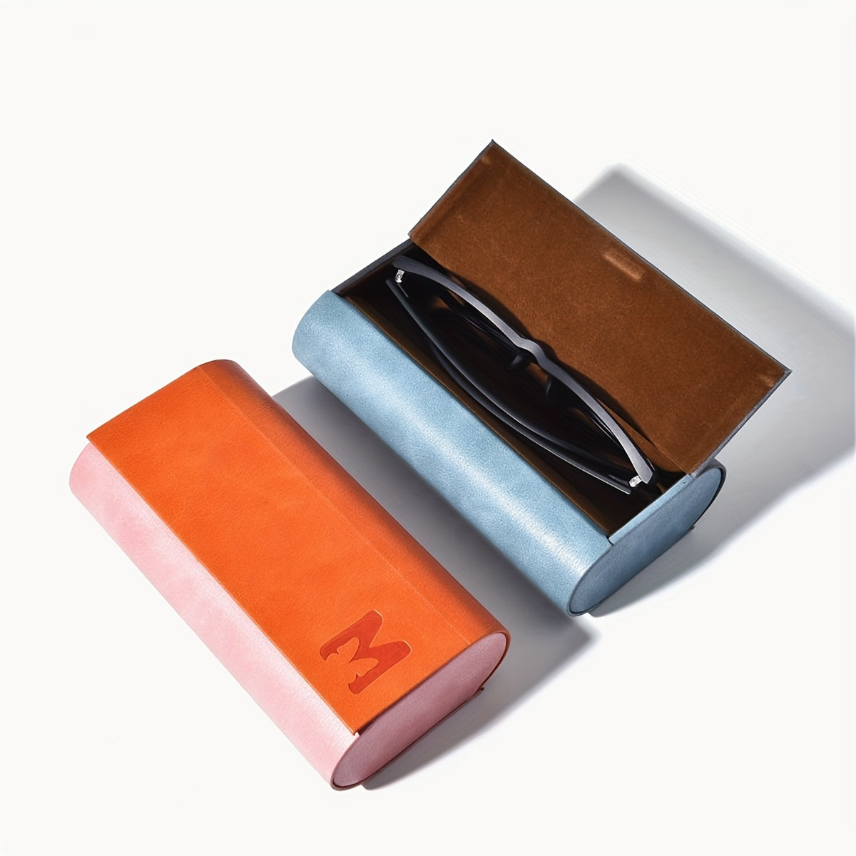 Chic ikki qatlamli ko'zoynak qutisi, ko'p to'siq dizayni - moda ko'zoynaklari uchun katta sig'imli PU saqlash qutisi, 2 juftni ushlab turadi, portativ va zamonaviy.