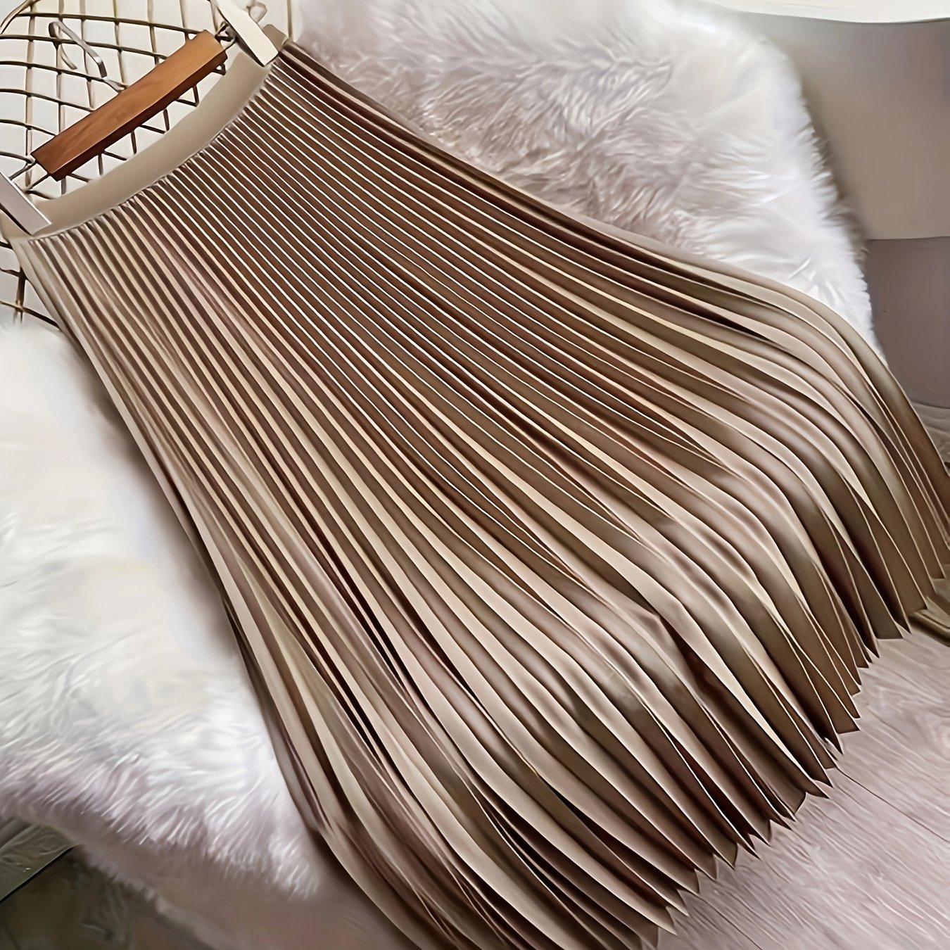 Elegant Solid Color Pleated Polyester Skirt for Spring and Fall