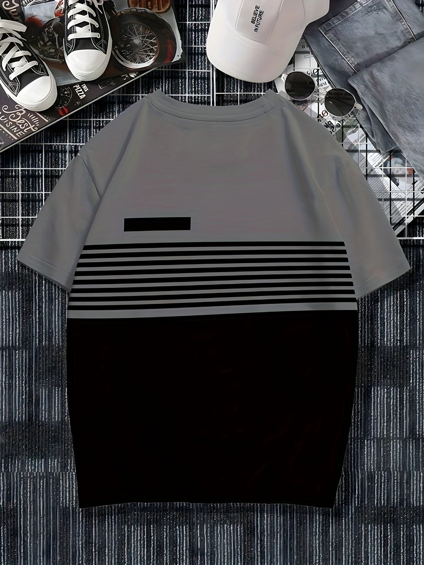 Men's Polyester Crew Neck T-Shirt with Geometric Stripe Pattern Casual Fit