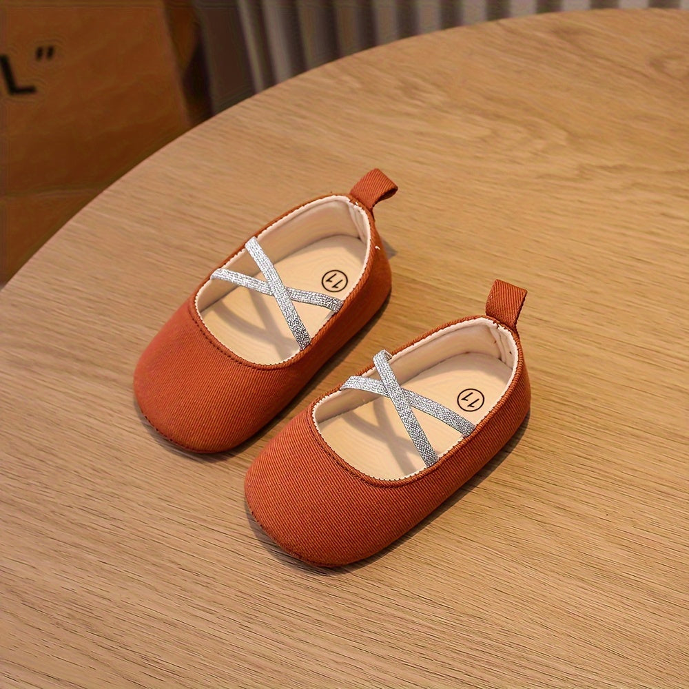 Блестящие слипоны для малышей с мягкой подошвой, нескользящие для комфортной ходьбы весной/осенью.