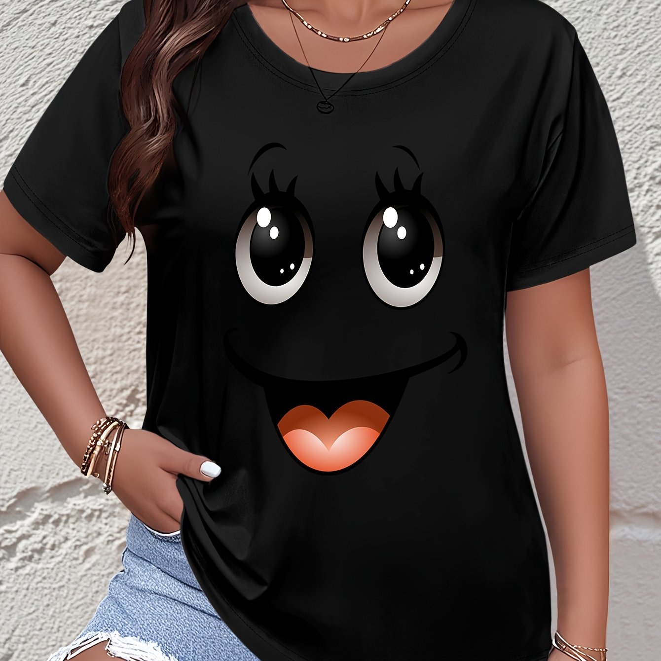 Plus Size Women's Smiling Face Graphic Casual Sports T-Shirt Breathable Stretchy Top