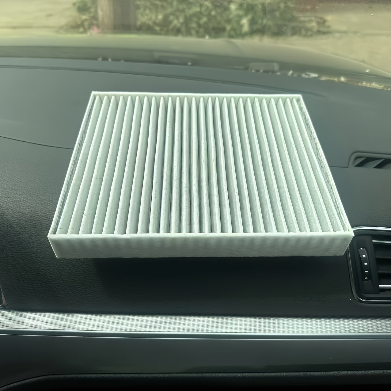 Avtomobil salon havosini filtri faol uglerod bilan almashtirish uchun avtomobil uchun