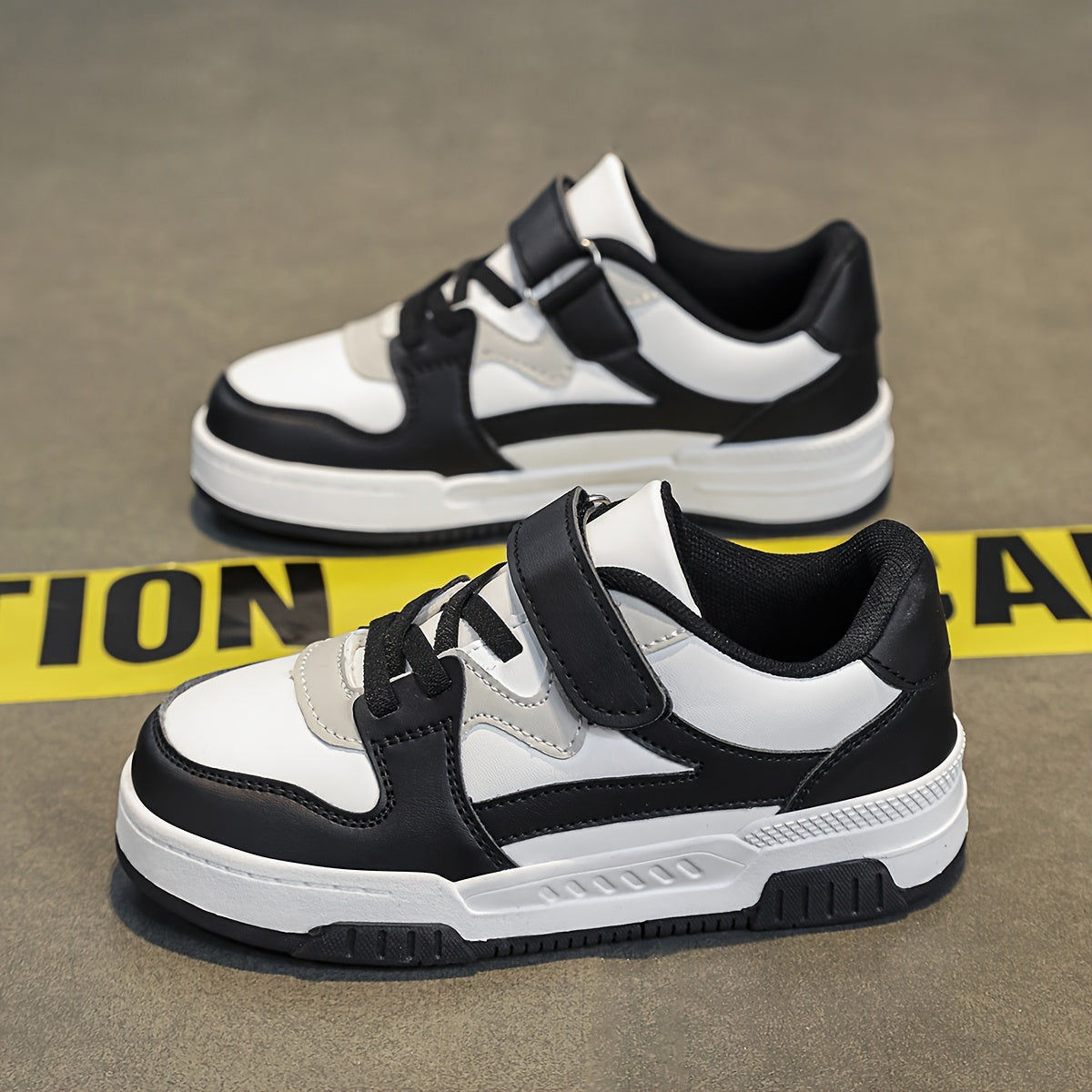 Kids Low-Top Breathable Sneakers for Boys and Girls with Geometric Patterns