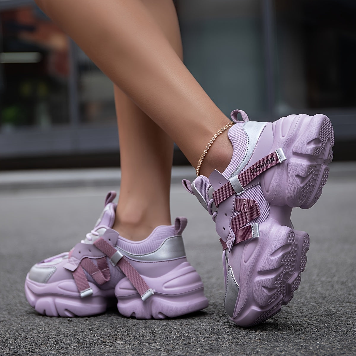 ayollar uchun nafas oluvchi sneakers pastki yuqori kundalik yugurish poyafzali qalin tag bilan