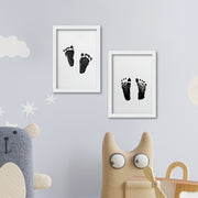 Материнская компания Ai Bei предлагает набор для печати без чернил для детей, обеспечивая безопасный и безбарьерный способ запечатлеть отпечатки рук и ног. Идеально подходит для создания сувениров или в качестве подарков.