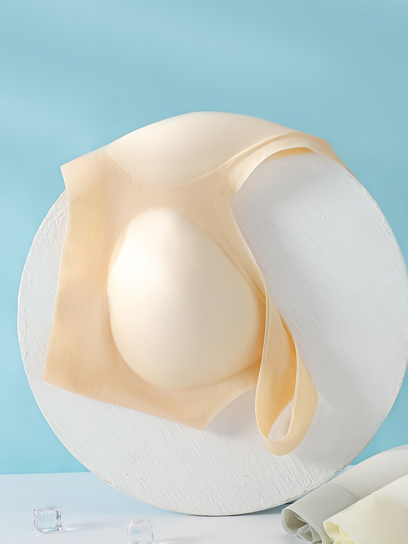 Seamless Sports Bra for Women with Breathable Padding and Ultra-Thin Design