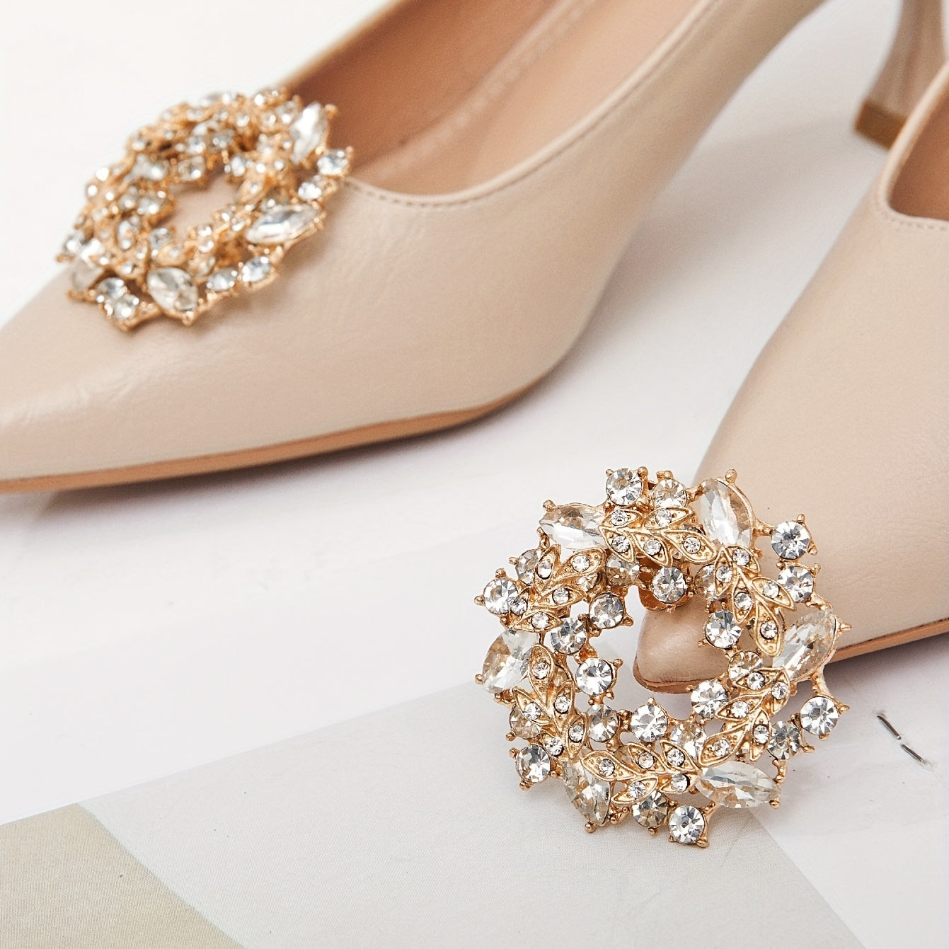 Women Crystal Flower Shoe Clips Detachable Buckles for Wedding High Heels