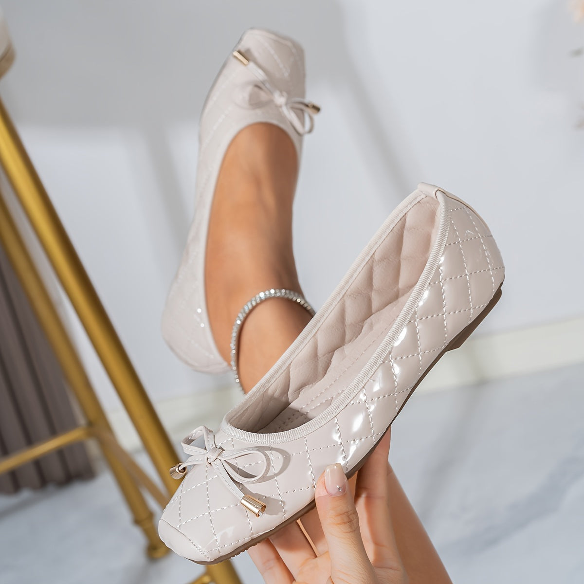 Zapatos planos de charol bordados para mujer con punta cuadrada, nudo de mariposa, cómodos para todas las estaciones