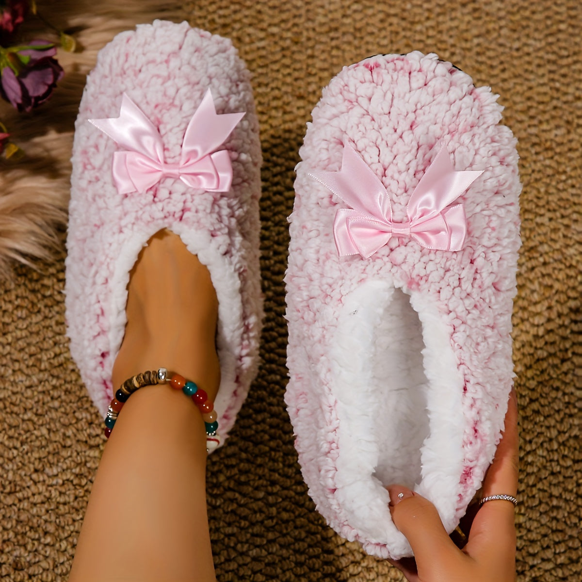 Ayollar uchun shpatlar, pushti lenta bilan, nafas oluvchi mo'ynali ichki poyabzal