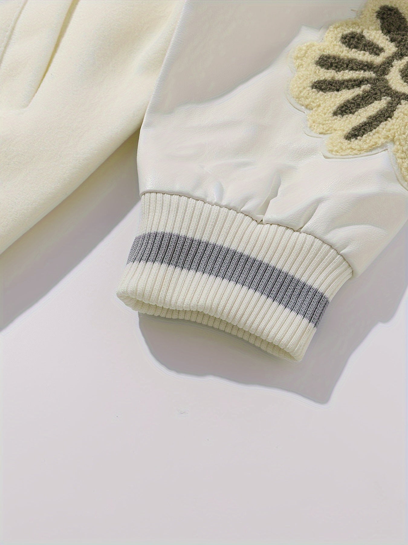 Men's Striped Loose Fit Jacket with Embroidery Pockets Lapel for Fall Winter Outdoor Wear